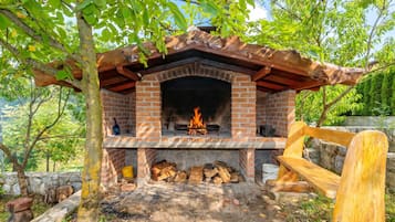 Family House, 4 Bedrooms, 2 Bathrooms, Mountainside (Chalet Zavrh with Private Heated Pool) | Property grounds