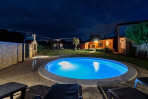 Familie huis, meerdere slaapkamers (Pool & Spa House Betiga 2) | Zwembad | Een seizoensgebonden buitenzwembad