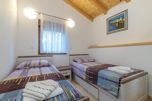 Family House, Multiple Bedrooms (Pool & Spa House Betiga 2)