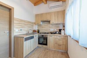 Familienhaus, Mehrere Schlafzimmer (Pool & Spa House Betiga 2) | Eigene Küche | Kühlschrank, Mikrowelle, Ofen, Herdplatte