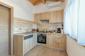Familienhaus, Mehrere Schlafzimmer (Pool & Spa House Betiga 2) | Eigene Küche | Kühlschrank, Mikrowelle, Ofen, Herdplatte