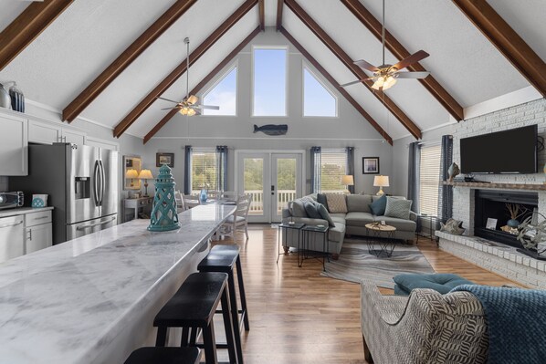 تلفزيون ذكي، مشغل دي في دي، كُتُب، ستيريو