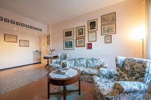 Family Apartment, Multiple Bedrooms, 2 Bathrooms, Sea Facing (Sunrise Apartment Seaview) | Interior - Sunrise Apartment Seaview (Imperia)