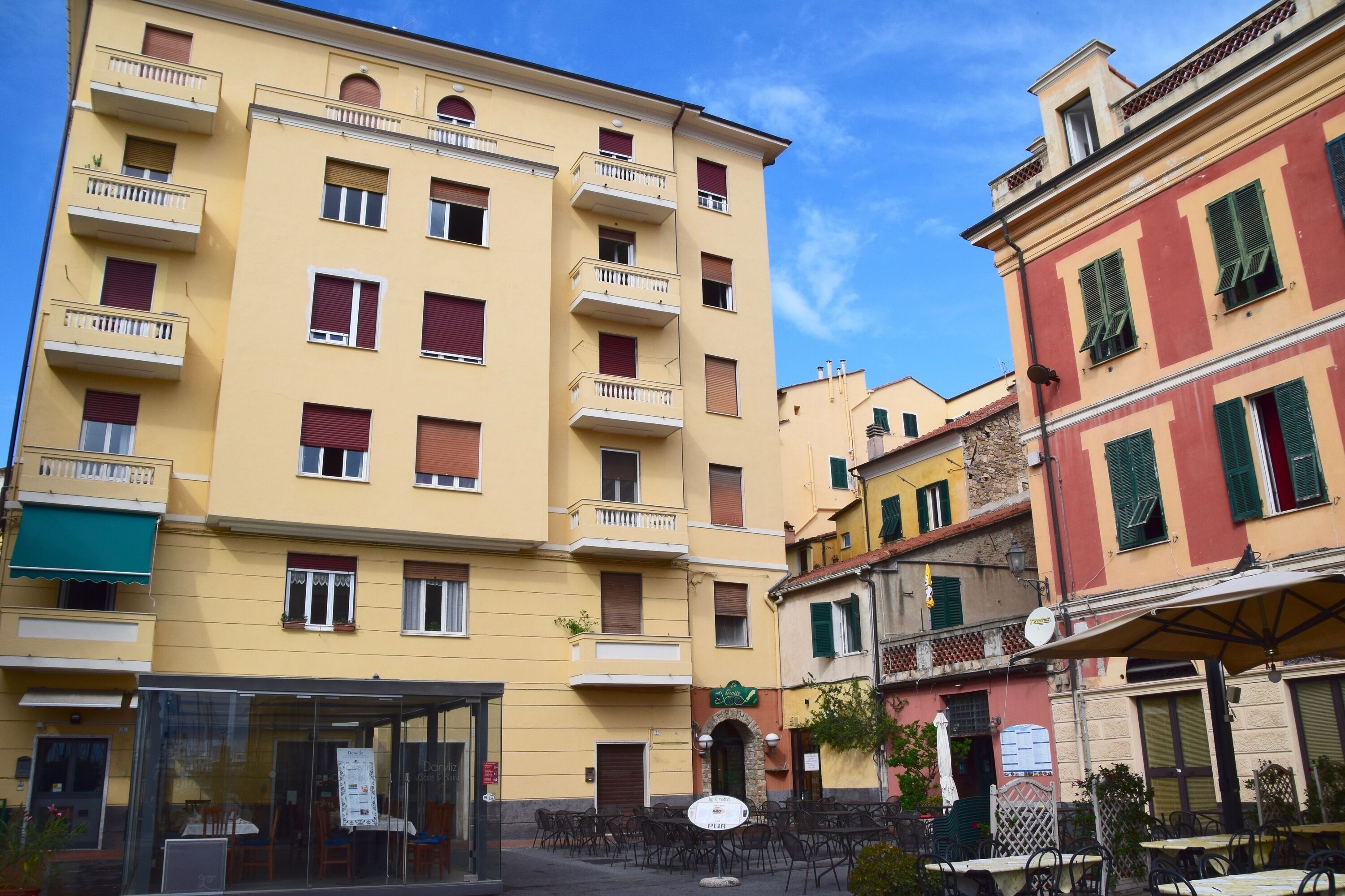 Family Apartment, Multiple Bedrooms, 2 Bathrooms, Sea Facing (Sunrise Apartment Seaview) | Exterior