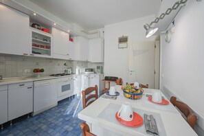 Family Apartment, Multiple Bedrooms, 2 Bathrooms, Sea Facing (Sunrise Apartment Seaview) | Private kitchen | Fridge, microwave, oven, stovetop - Sunrise Apartment Seaview (Imperia)
