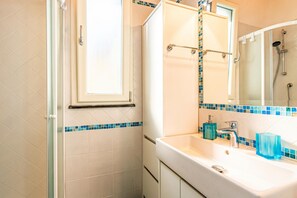 Studio Lune de Miel, vue mer (Dependance Castiglione With Pool And) | Salle de bain