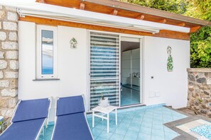Honeymoon Studio, Sea View (Dependance Castiglione With Pool And) | Terrace/patio - Dependance Castiglione With Pool And View (Casamicciola Terme)