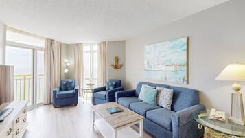 Télévision, lecteur de DVD, vidéothèque