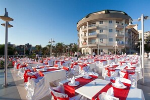 Outdoor dining - Side Sun Hotel (Manavgat)