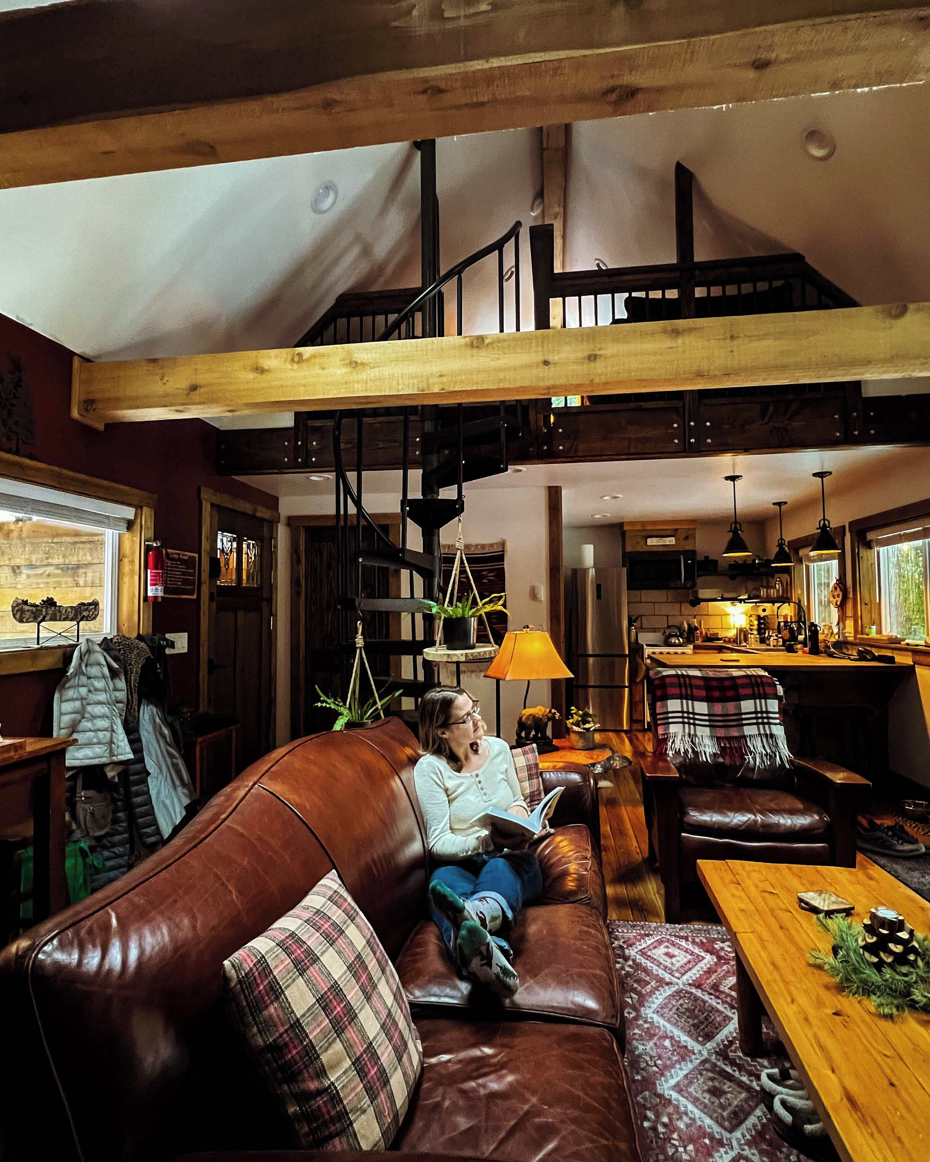 Fernseher, Kamin, DVD-Player, Arbeitsbereiche