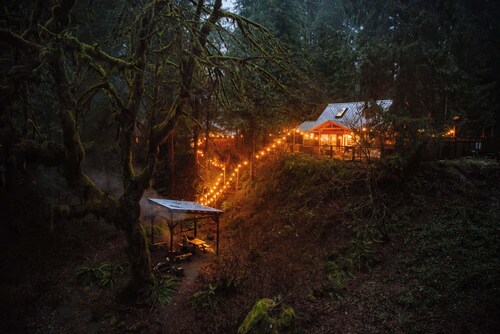 Rusty Bridge River Lodge - Hot tub - Fireplace