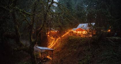 Rusty Bridge River Lodge - Hot tub - Fireplace