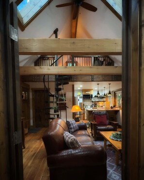 Interior - Rusty Bridge River Lodge | Hot Tub & Barrel Sauna (Granite Falls)