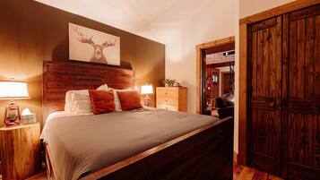 2 bedrooms, memory foam beds, travel crib, WiFi