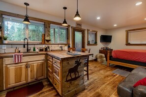 Interior - Mt Pilchuck River Cabin | Hot Tub & Barrel Sauna (Granite Falls)