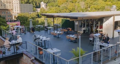 “Seclusion” - Swim-Boat Dock, Hot Tub, Fire Pit, Kayaks for rent on property