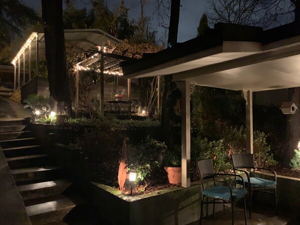 Terrace/patio - “Seclusion” - Swim-Boat Dock, Hot Tub, Fire Pit, Kayaks for rent on property (Hot Springs)