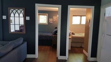 2 habitaciones, tabla de planchar con plancha y wifi gratis