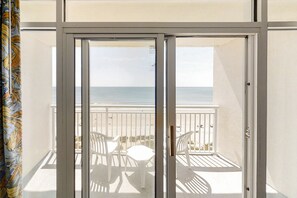 Interior - 8th floor oceanfront condo w/ shared pool, shared hot tub, central AC, WiFi (North Myrtle Beach)