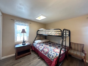 1 bedroom, desk, WiFi, bed sheets