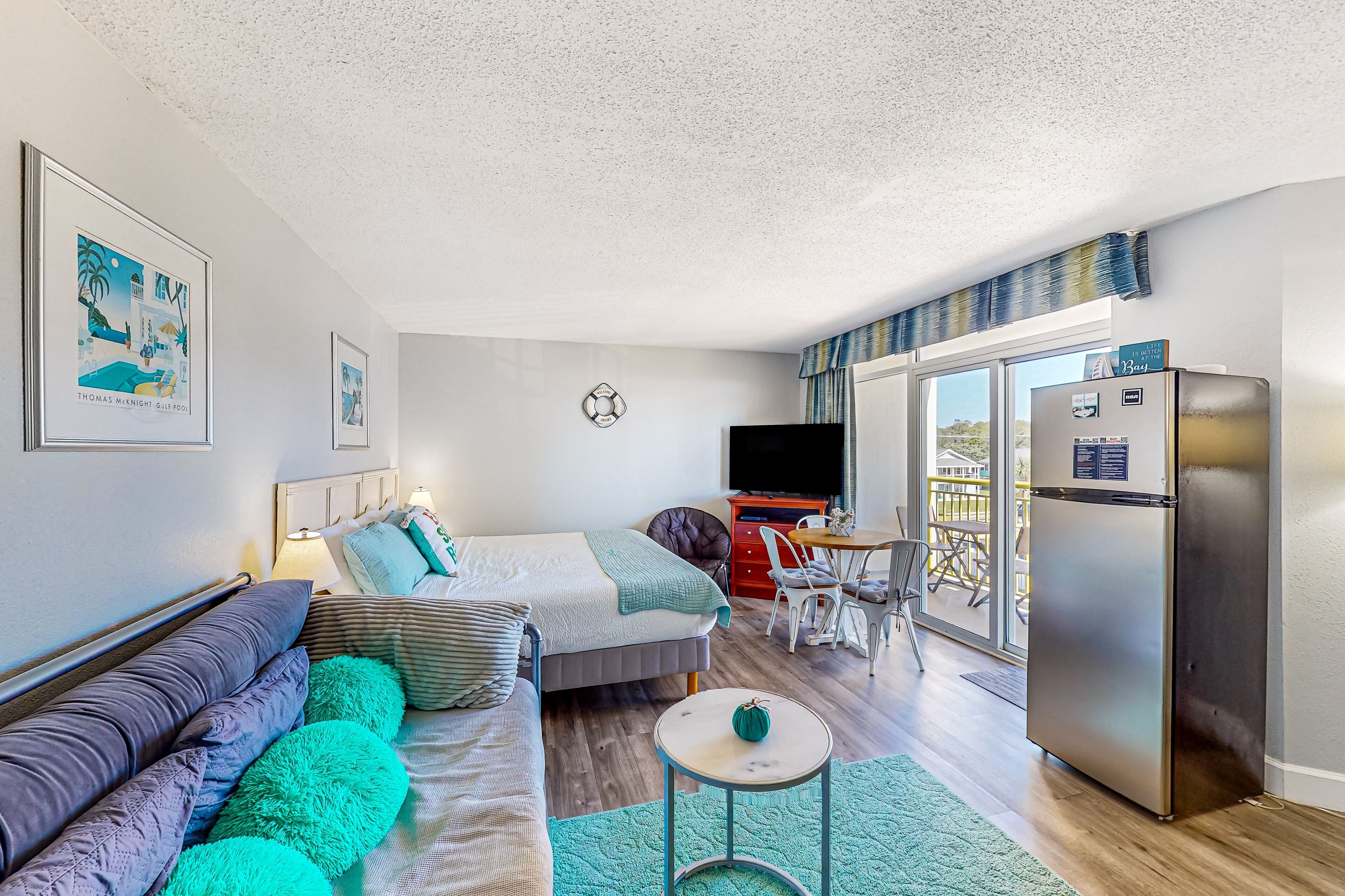 Iron/ironing board, internet, bed sheets