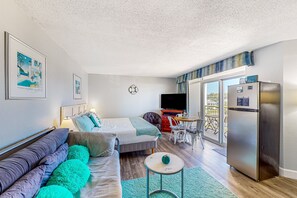 Fer et planche à repasser, accès Internet, draps fournis