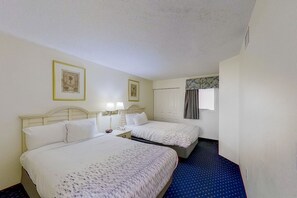 3 bedrooms, iron/ironing board, Internet, bed sheets