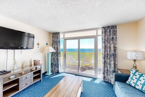 Télévision, lecteur de DVD, vidéothèque