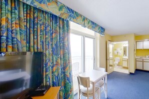 Interior - 17th floor ocean view studio w/ central AC, shared pool, balcony, shared hot tub (North Myrtle Beach)