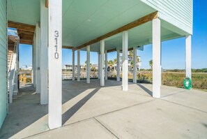 Property grounds - Huge beach house with private boardwalk and gorgeous bay views (Galveston)