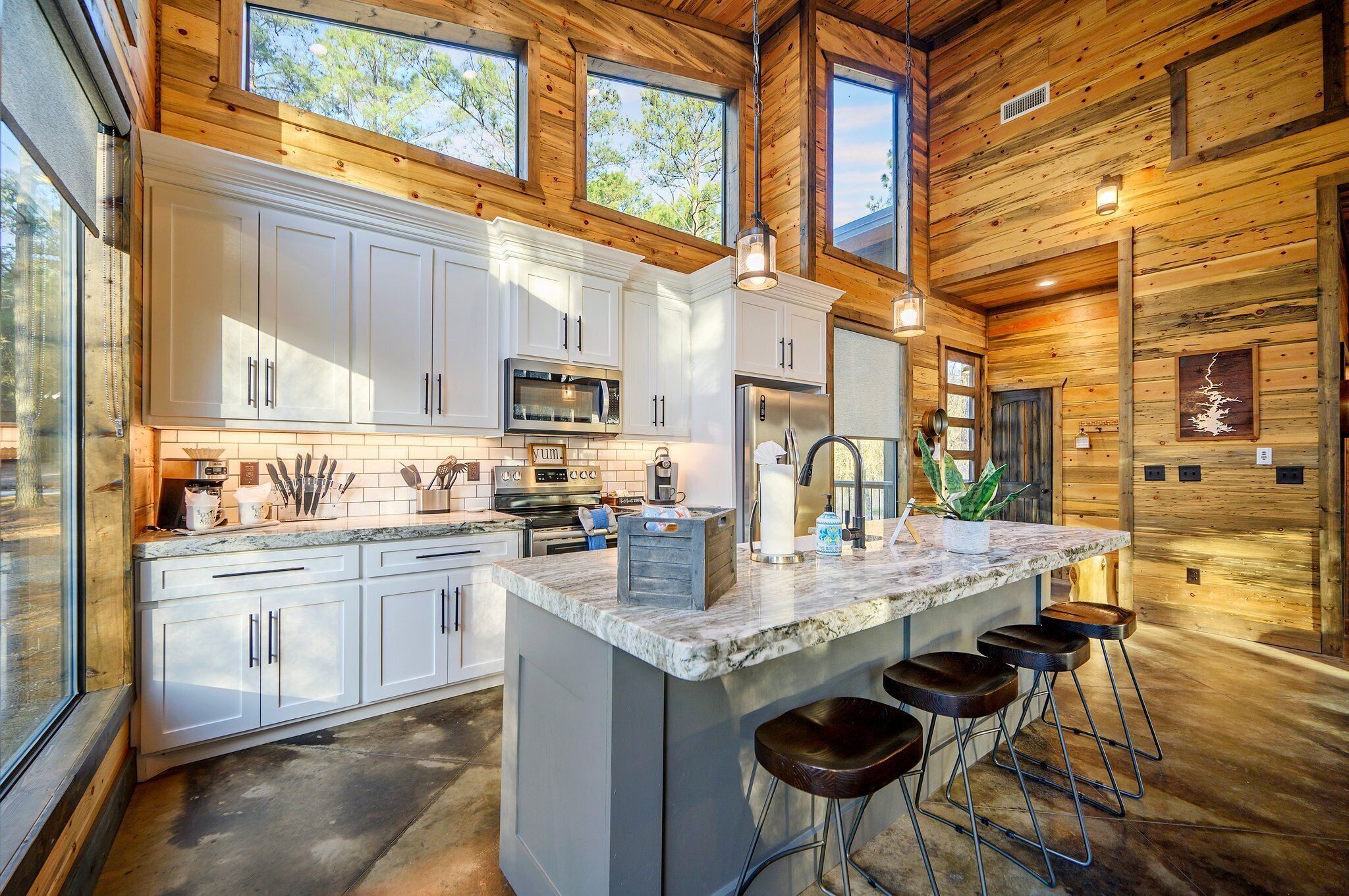 Refrigerador, microondas, horno, placa de cocina