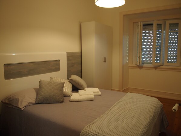 Habitación doble estándar | Wifi gratis y ropa de cama 