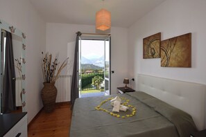 Familiehus, flere soverom, ved fjell (Iris) | 1 soverom, wi-fi (inkludert) og sengetøy