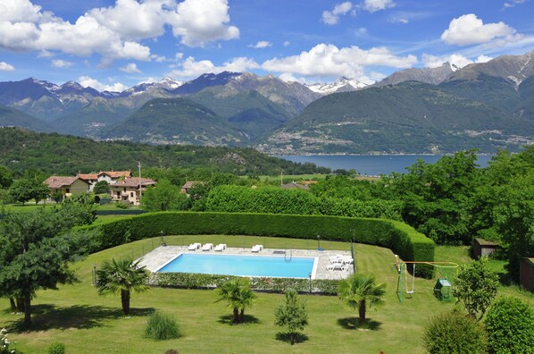 Seasonal outdoor pool - Iris (Colico)