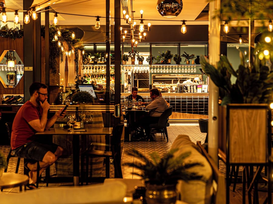 Breakfast and dinner served