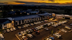 Free self parking - The Remington Orange (Orange)