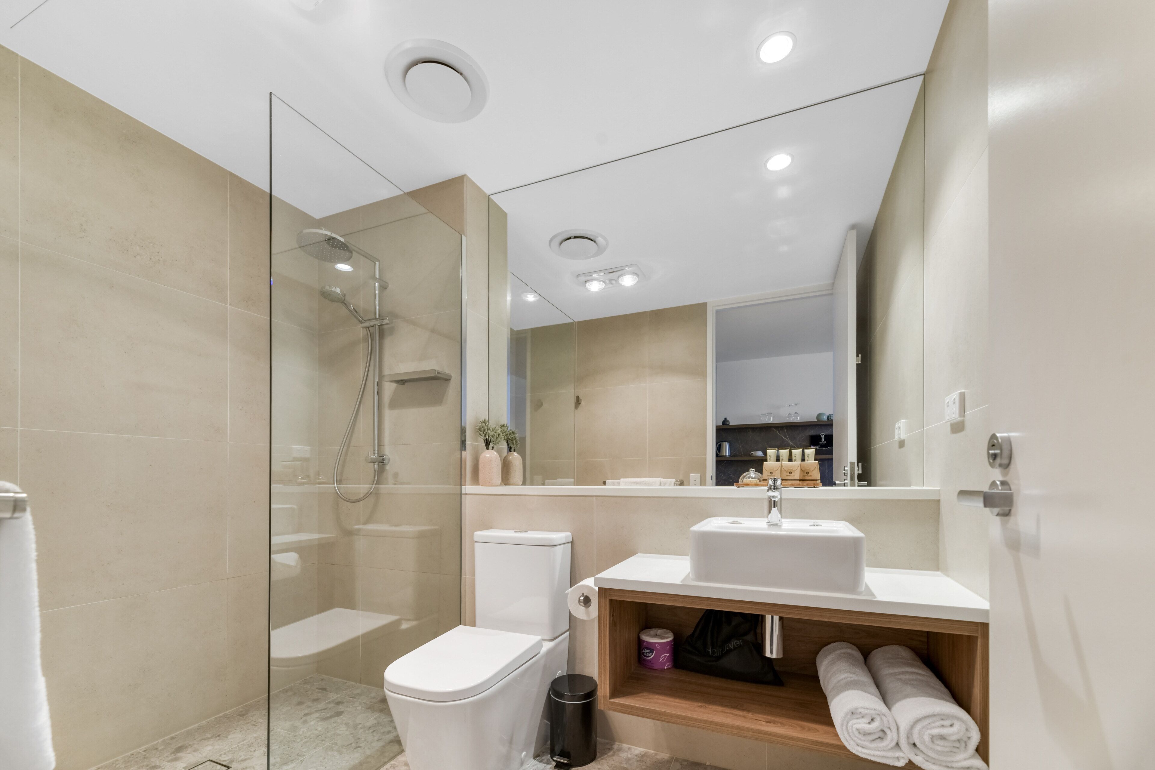 shower, free toiletries, hair dryer, slippers