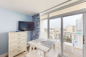 Interior - Ocean-view studio with amazing pools, hot tub, lazy river & beach access (North Myrtle Beach)
