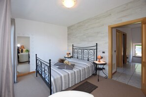 Familienhaus, Mehrere Schlafzimmer, 2 Bäder, Bergseite (Viola) | 2 Schlafzimmer, kostenloses WLAN, Bettwäsche