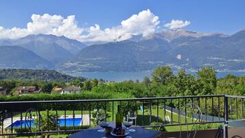 Family House, Multiple Bedrooms, 2 Bathrooms, Mountainside (Viola) | Lake view