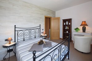 Maison Familiale, plusieurs chambres, 2 salles de bains, côté montagne (Viola)