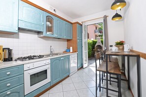 Maison Familiale, plusieurs chambres, 2 salles de bains, côté montagne (Viola) | Cuisine privée