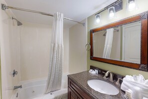 Hair dryer, towels - 4th floor oceanfront condo w/ central AC, shared pool, shared hot tub, free WiFi (North Myrtle Beach)