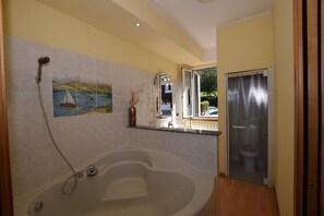 Family House, Multiple Bedrooms, Mountainside (Calla) | Bathroom - Calla (Colico)