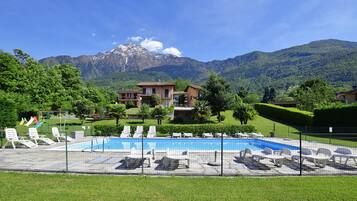 Piscina stagionale all'aperto