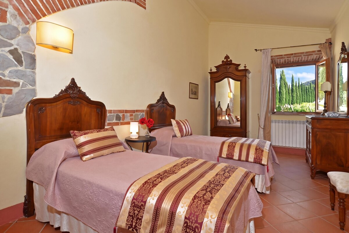 Family Villa, Multiple Bedrooms, Fireplace, Mountainside (Villa Paradiso 16) | 4 bedrooms, WiFi