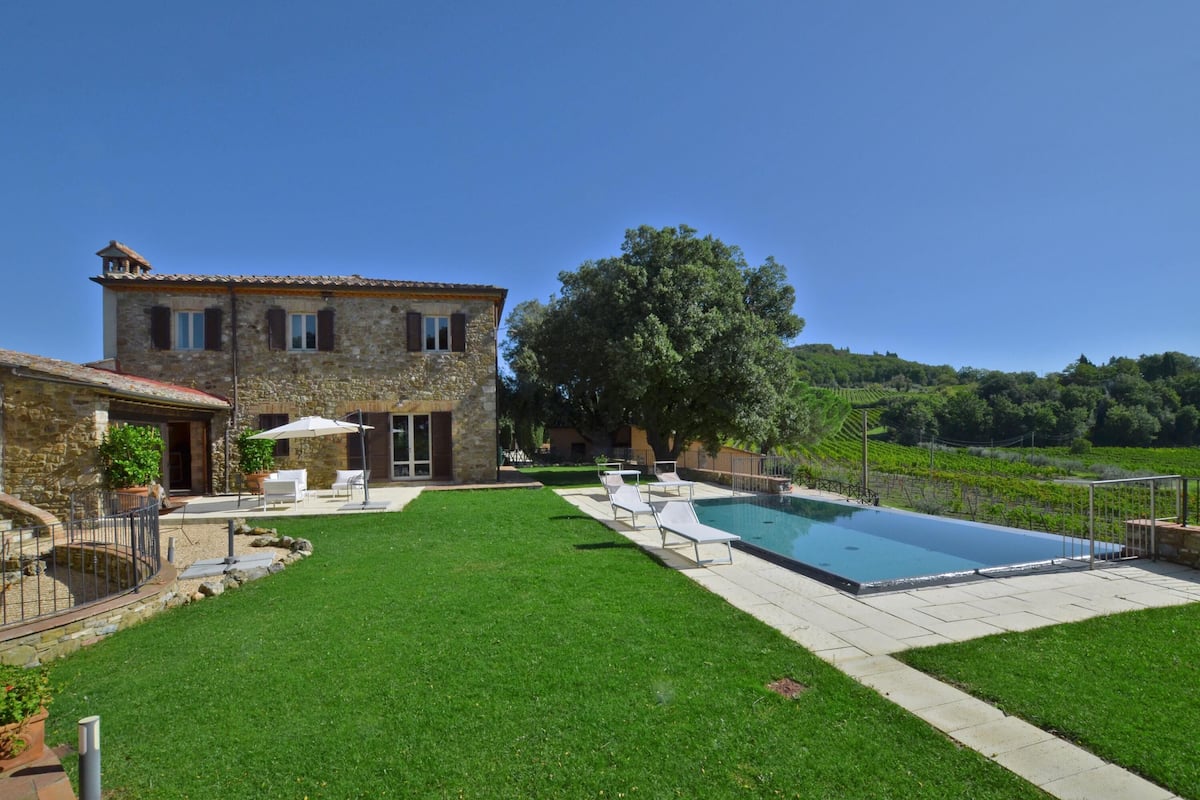 Family Villa, Multiple Bedrooms, Mountainside (Villa Paradiso 8) | Garden