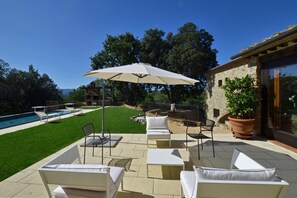 Familienvilla, 6 Schlafzimmer, Kamin, Bergseite (Villa Paradiso 12) | Aussenbereich