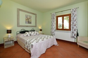 Family Villa, Multiple Bedrooms, Mountainside (Villa Paradiso 16)