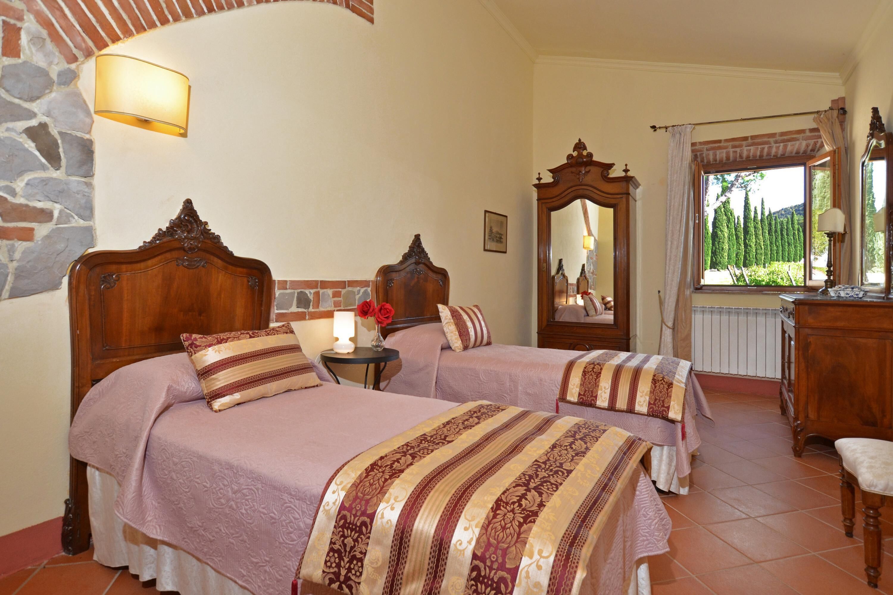 4 camere, ferro/asse da stiro, Wi-Fi gratuito, lenzuola